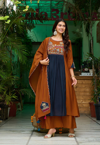 Embroidered Kurta Set with Dupatta – IV-1106 - product view 4